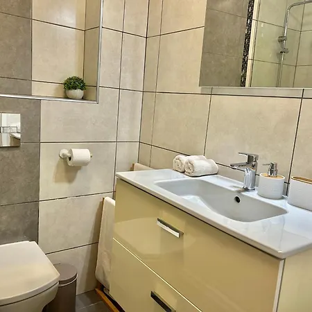 Olympia Palmalicious